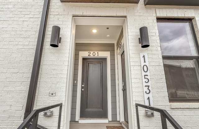 10531 Pleasant Branch Drive unit: 201 photos photos