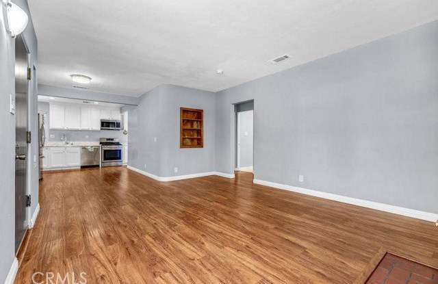 6217 Farmdale Avenue Gallery 4