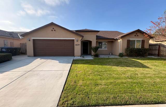 Beautiful Home for rent in Visalia, Ca photos photos