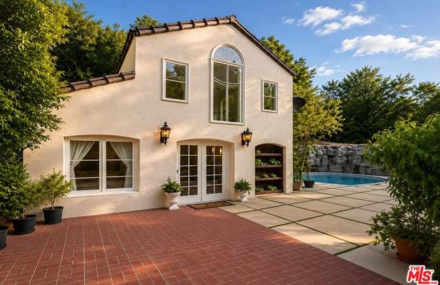 1174 Coldwater Canyon Drive Gallery 4