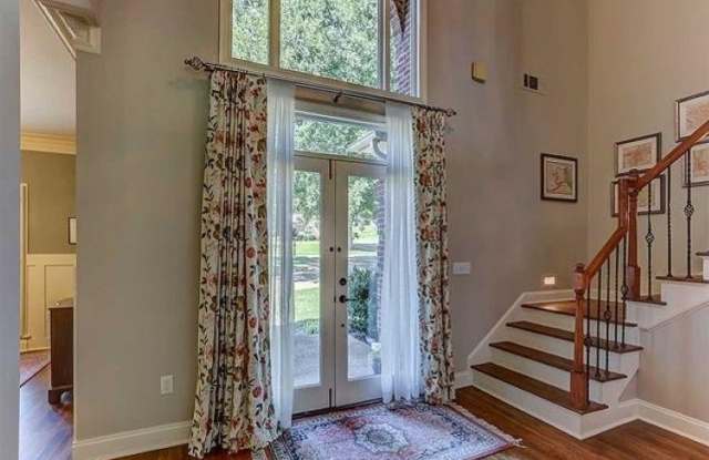 2520 FOX HILL Dr Gallery 2