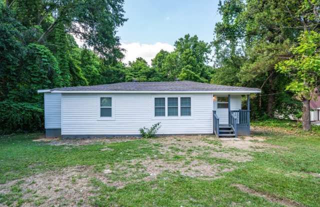 Beautifully Updated 3BR Home with Private Driveway & Spacious Yard Gallery 1