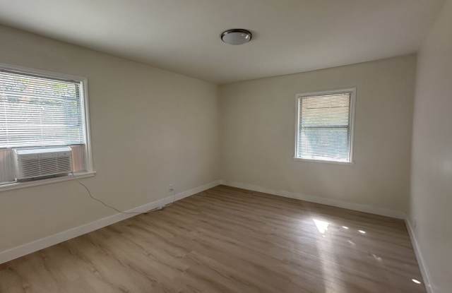 11225 Emelita St Gallery 4