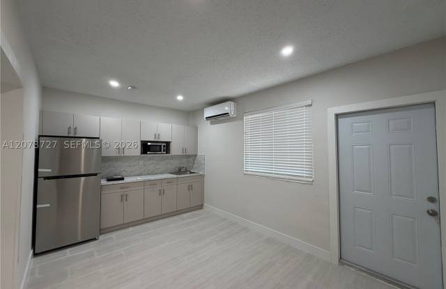 10921 SW 144 Av Gallery 2
