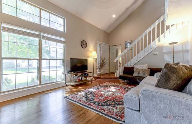 1230 N Knollwood Drive Gallery 2