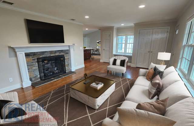 Charming 4-Bedroom Rental in Prime Madison Location Gallery 4