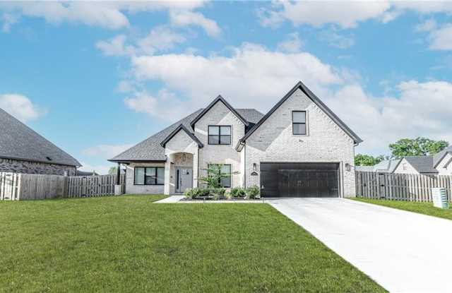 1100 Quailridge  WY - 1100 Quailridge Way, Centerton, AR 72713