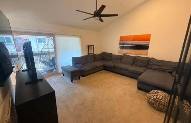 Centrally Located 2 Bed 2 Bath Condo! Gallery 3