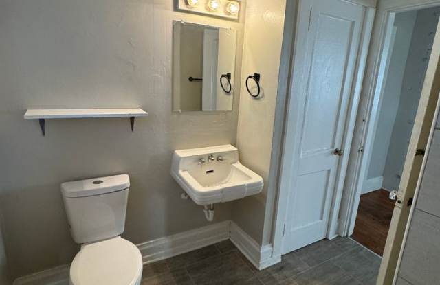 Adorable home in the heart of the medical district! photos photos