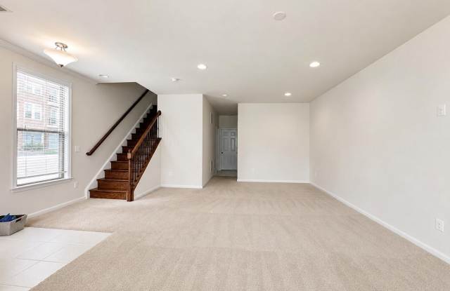 23451 EPPERSON Square Gallery 3