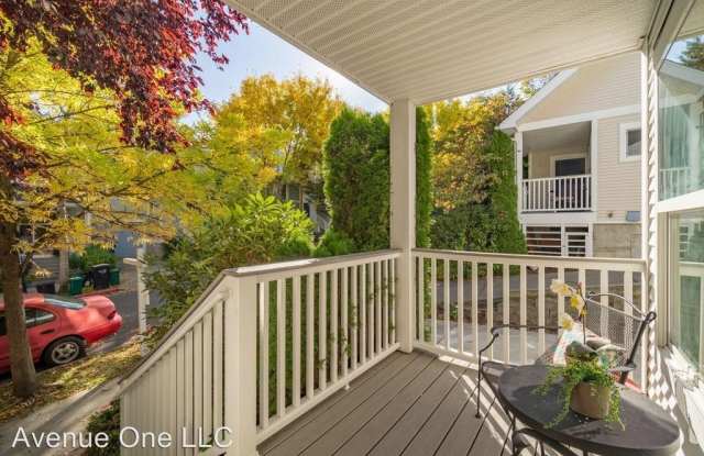 3316 S Holly Place Gallery 2