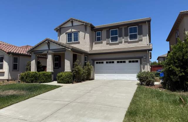 Beautiful 4/2 with loft! - 4873 Tusk Way, Elk Grove, CA 95757