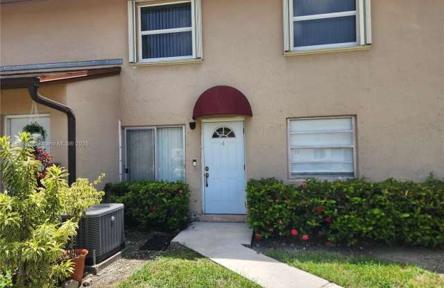 15250 SW 80th St photos photos