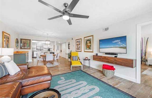 700 Valley Stream Dr Gallery 1