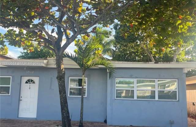 3912 SW 12th Ct photos photos