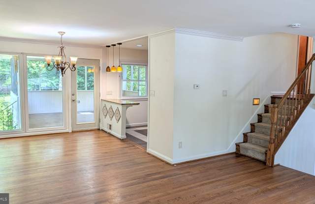 909 COTTAGE Street SW Gallery 2