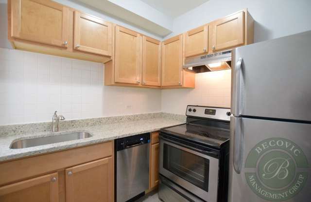 7451 N Greenview Ave photos photos