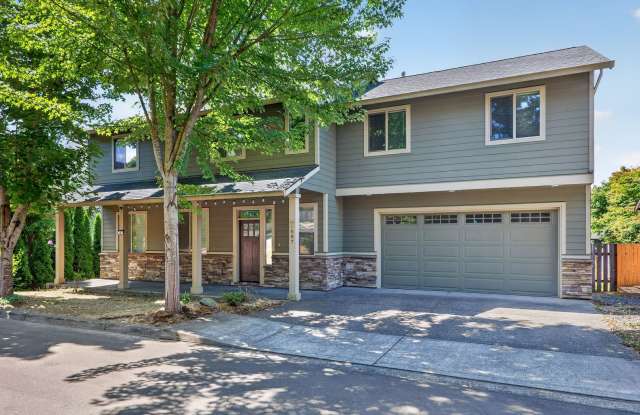 Spacious Gresham Home with Updated Kitchen, Primary Suite & Private Backyard photos photos