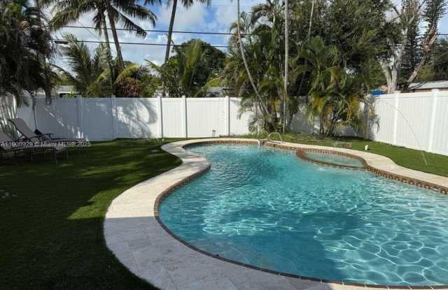 2227 Roosevelt St - 2227 Roosevelt Street, Hollywood, FL 33020