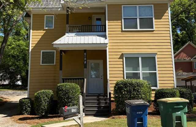 4 Bedroom Downtown Beauty! photos photos