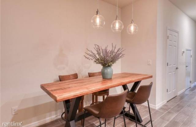 1119 Coral Ln Gallery 4