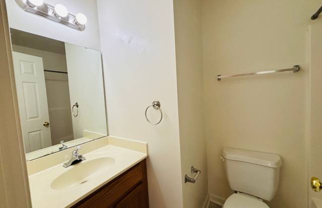3 Bedroom 2.5 Bath Townhouse Gallery 3