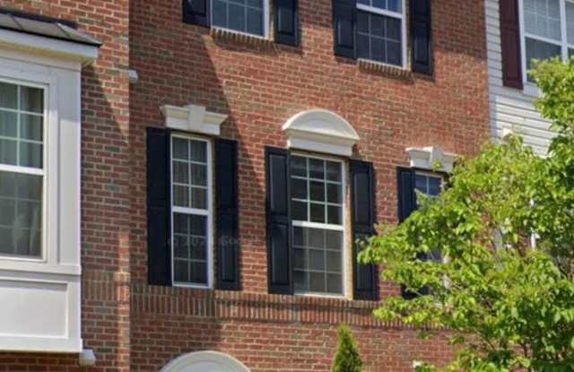 Well Maintain Townhome in Market Square! photos photos