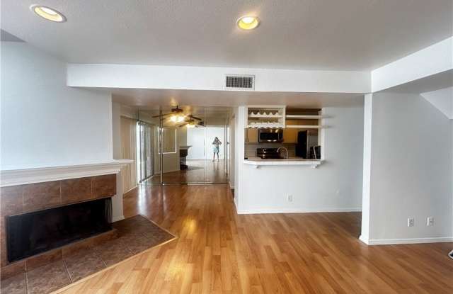 1253 Tivoli Lane Gallery 2