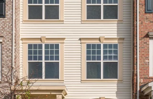 11870 BENTON LAKE RD - 11870 Benton Lake Road, Linton Hall, VA 20136