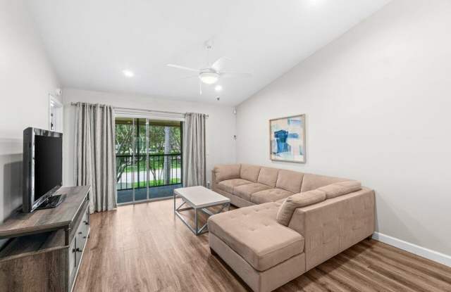 22148 Palms Way Gallery 3