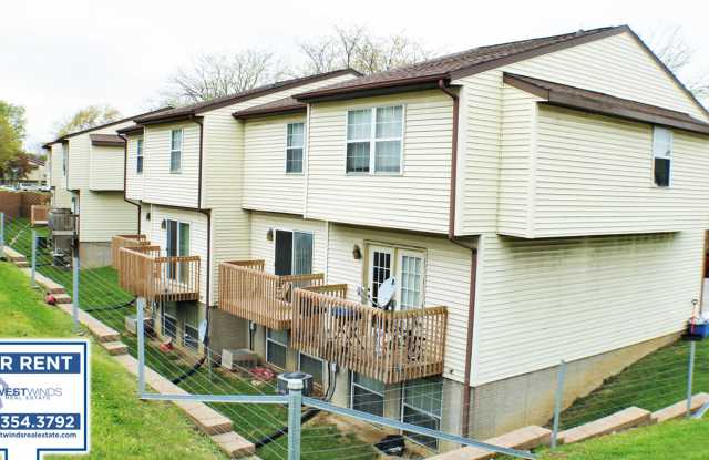 $1,700 | 4 Bedroom, 2.5 Bathroom House | Pet Friendly | Available for IMMEDIATE Move In! Gallery 4