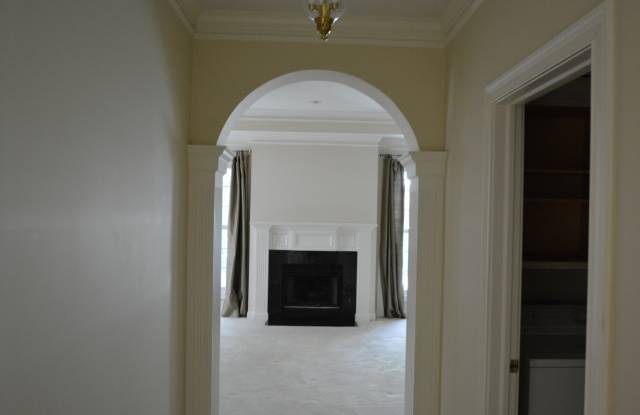712 Oakwood Avenue Gallery 2