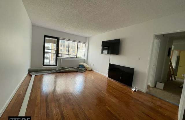 380 w.52 photos photos