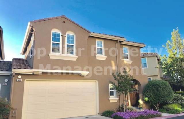 Very nice 4 bed, 2.5 bath, 1,885 sqft duet home in Concord available January 30th for lease! - 1400 Trailside Circle, Concord, CA 94518