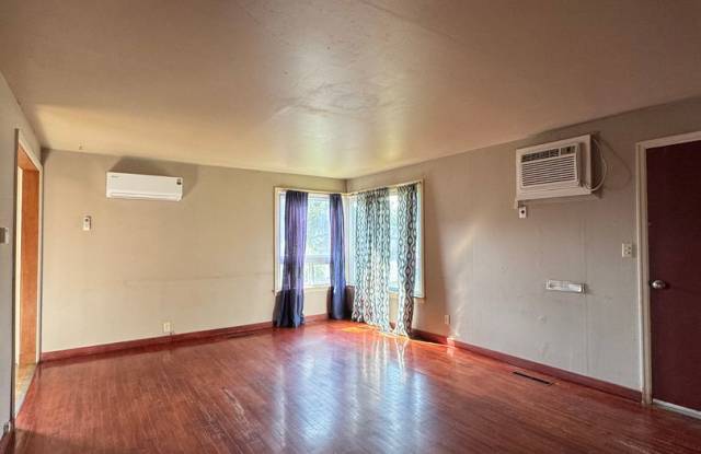 Cozy 2-Bedroom Pet-Friendly Home for Lease Gallery 4