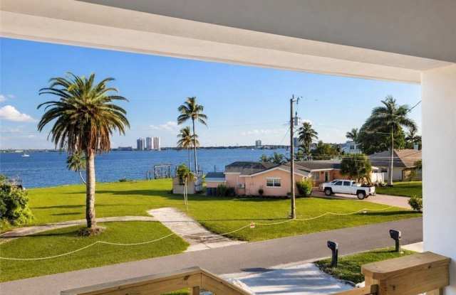 360 E North Shore Drive Gallery 3