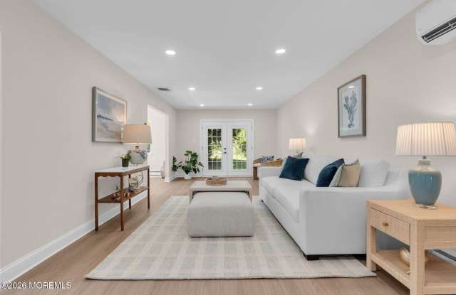 107 Blake Circle Gallery 1