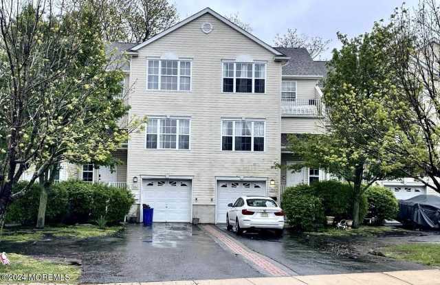 590 Beachway Avenue - 590 Beachway Avenue, Keansburg, NJ 07734