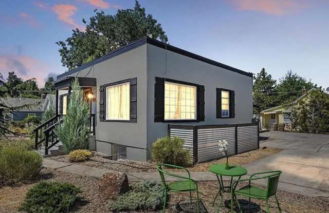 Bottom unit of Duplex photos photos