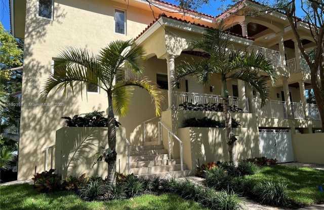 573 Satinwood Dr photos photos