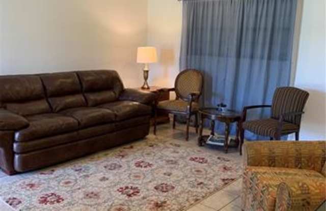 2207 ST. MAURICE Avenue Gallery 2