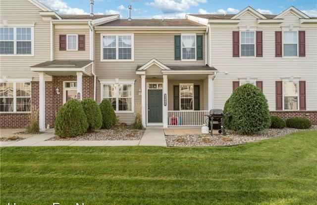 3490 Cherry Lane #E - 3490 Cherry Lane, Woodbury, MN 55129