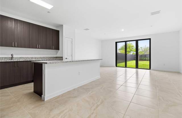 22348 SW 115 Ct Gallery 2