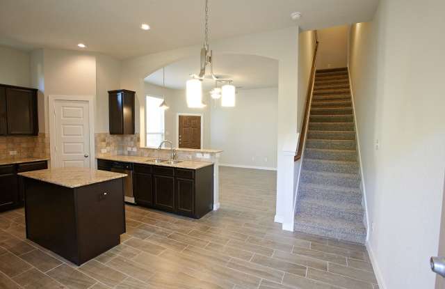 Luxury 3 Bedroom Townhome Located Near South Texas Medical Center, San Antonio, Texas! Gallery 4