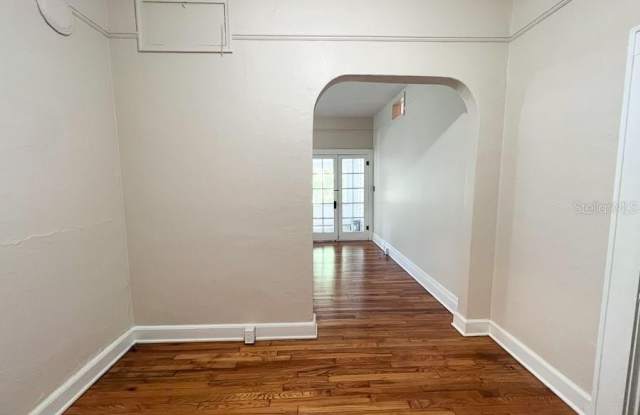 318 NE 2ND Avenue Gallery 2