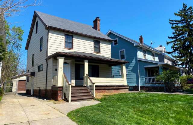3 Bed - 1 Bath Colonial for Rent in Cleveland Heights! - 3255 Kildare Road, Cleveland Heights, OH 44118