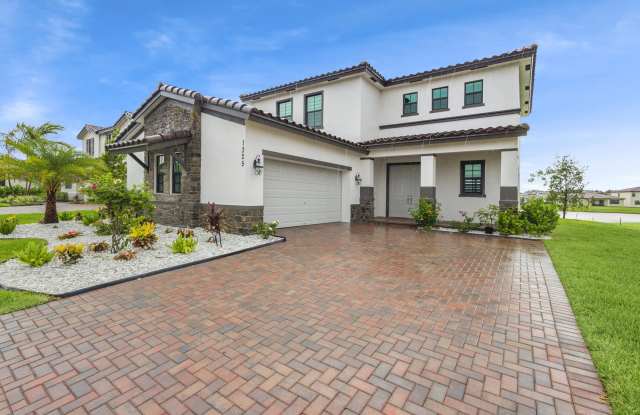 1325 Whitcombe Drive photos photos