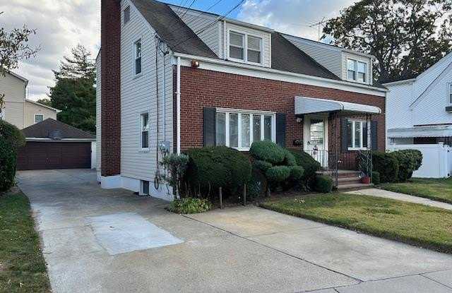 185 Emerson Place unit: B - 185 Emerson Place, Valley Stream, NY 11580