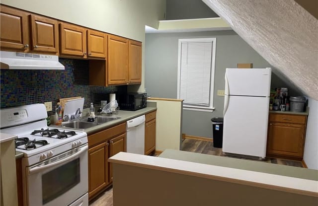 2591 West 15th St - 2591 West 15th Street, Cleveland, OH 44113 2591 West 15th St - 2591 West 15th Street, Cleveland, OH 44113