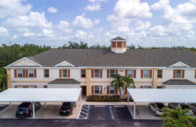 Spacious 3/2 in gated community off Colonial Blvd photos photos